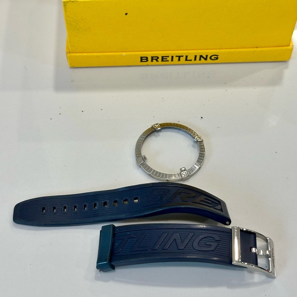 Breitling Super Avenger Diamond Watch - Picture 13 of 14